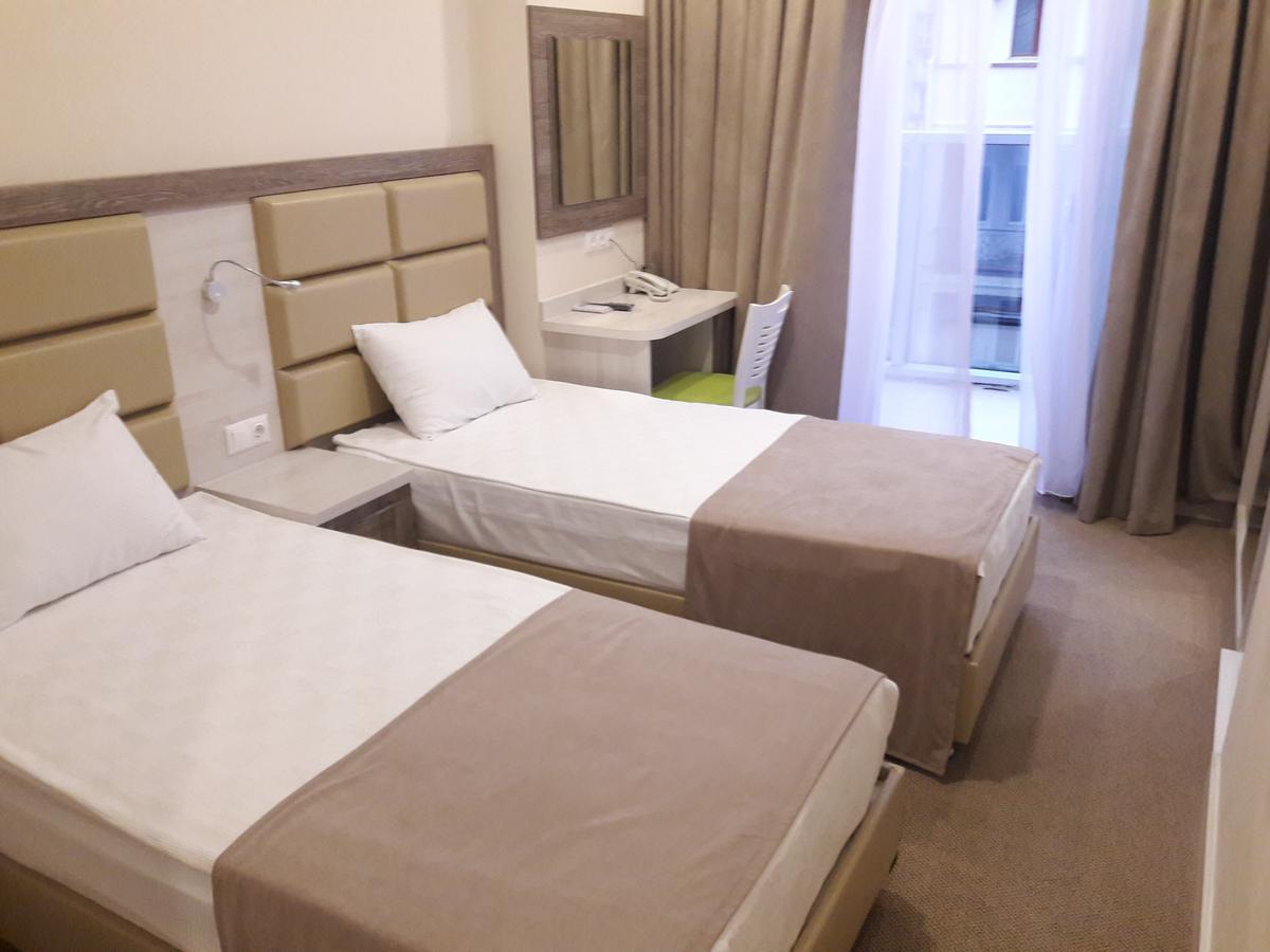 Hotel Green Glass Batumi Eksteriør bilde
