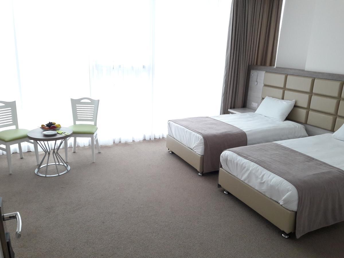 Hotel Green Glass Batumi Eksteriør bilde