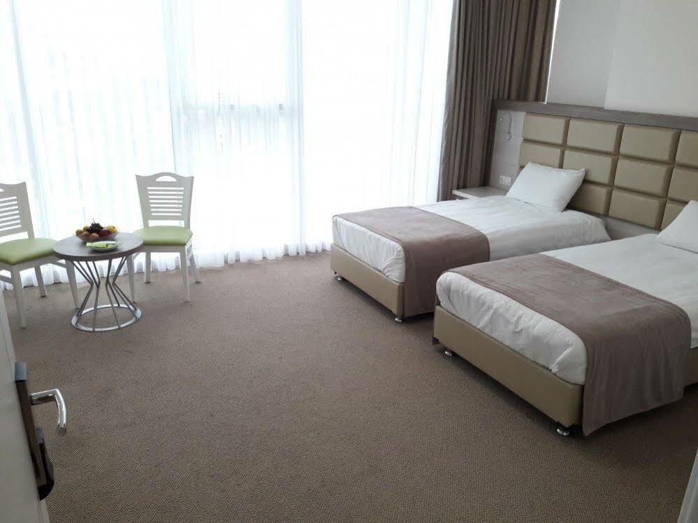 Hotel Green Glass Batumi Eksteriør bilde