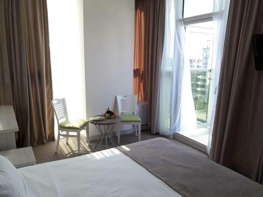Hotel Green Glass Batumi Eksteriør bilde