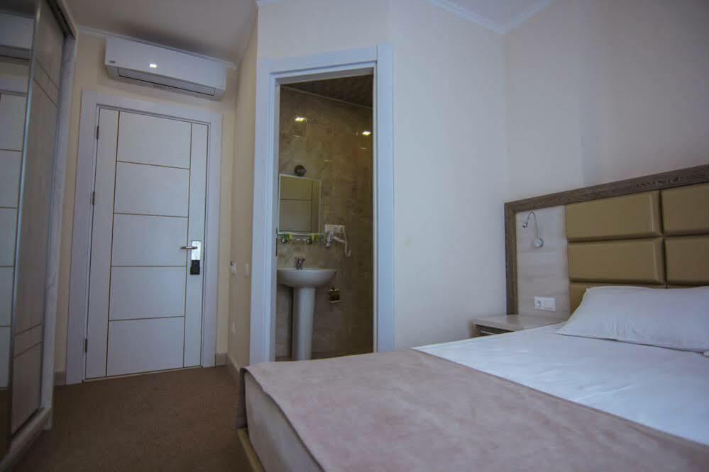 Hotel Green Glass Batumi Eksteriør bilde